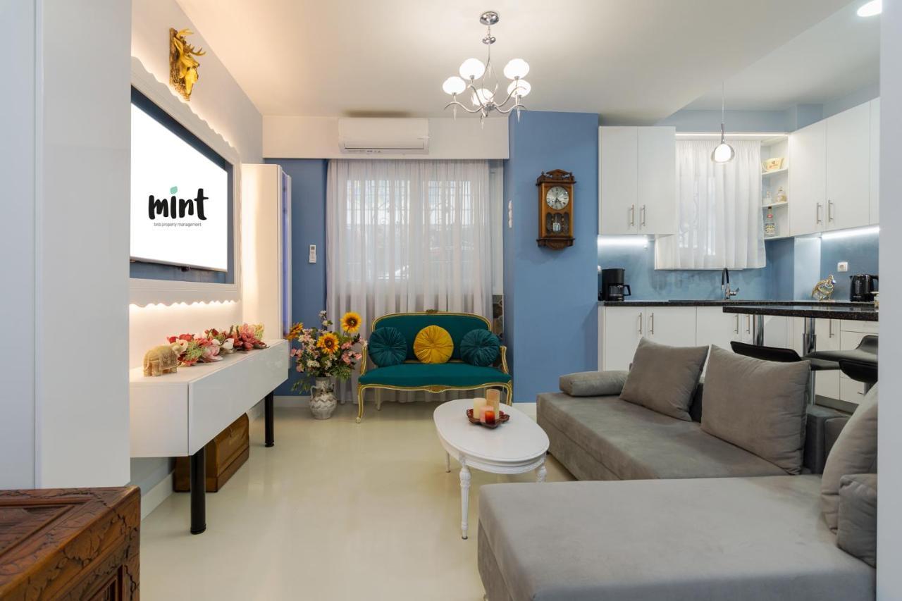 Wonderful Renovated Apartment With Private Patio Athens Exterior photo