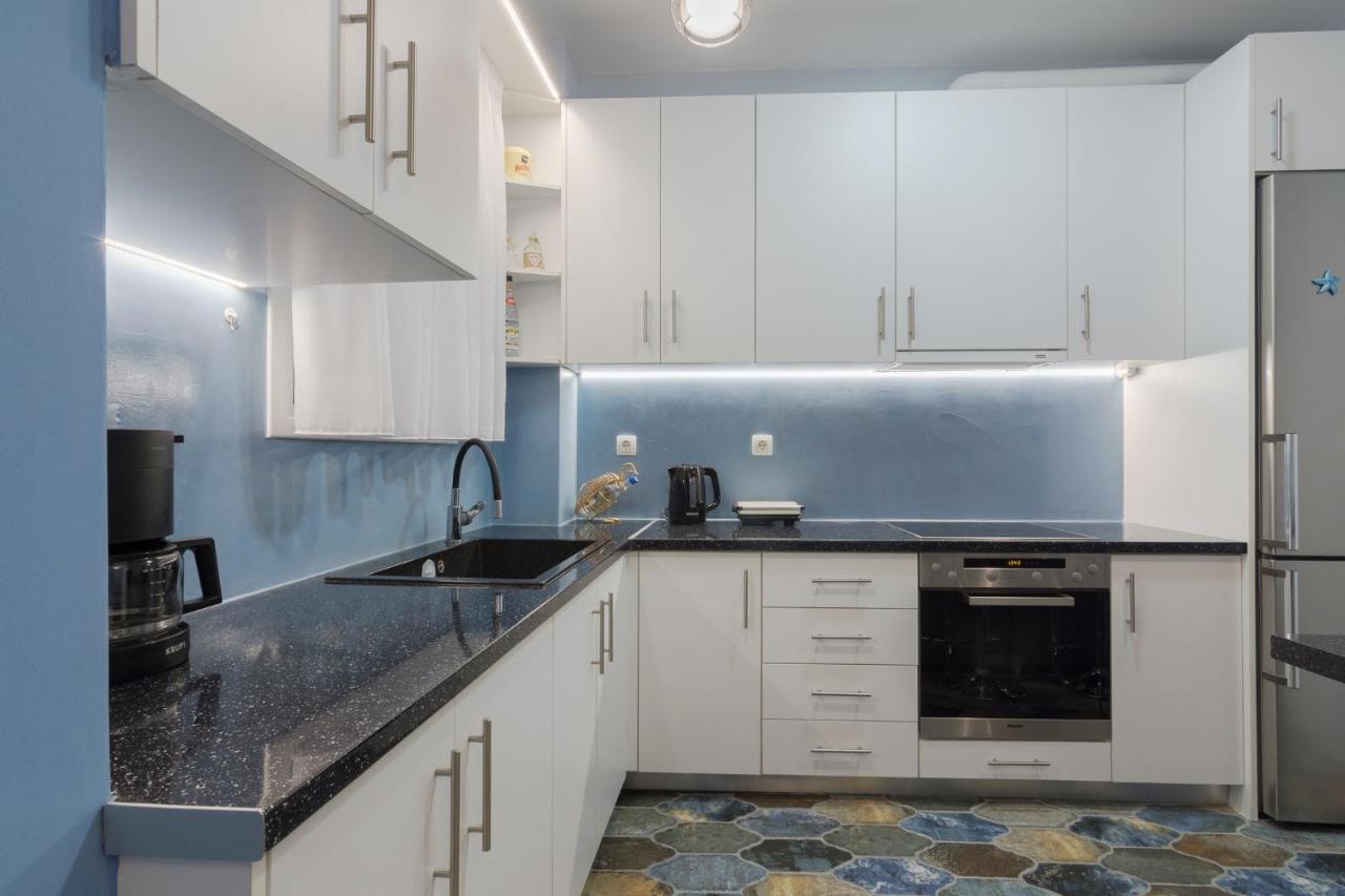 Wonderful Renovated Apartment With Private Patio Athens Exterior photo